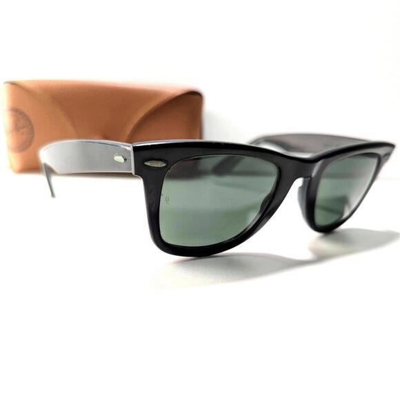 VINTAGE B&L RAY BAN WAYFARER BLACK CLASSIC OLD-SCHOOL SUNGLASSES THICK FRAME - Picture 1 of 10
